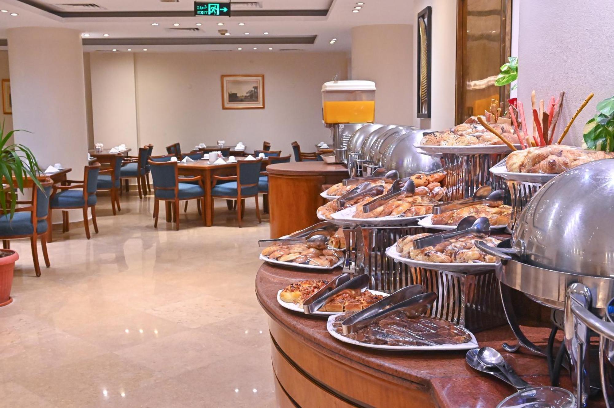 Swiss Inn Nile Hotel Giza Esterno foto