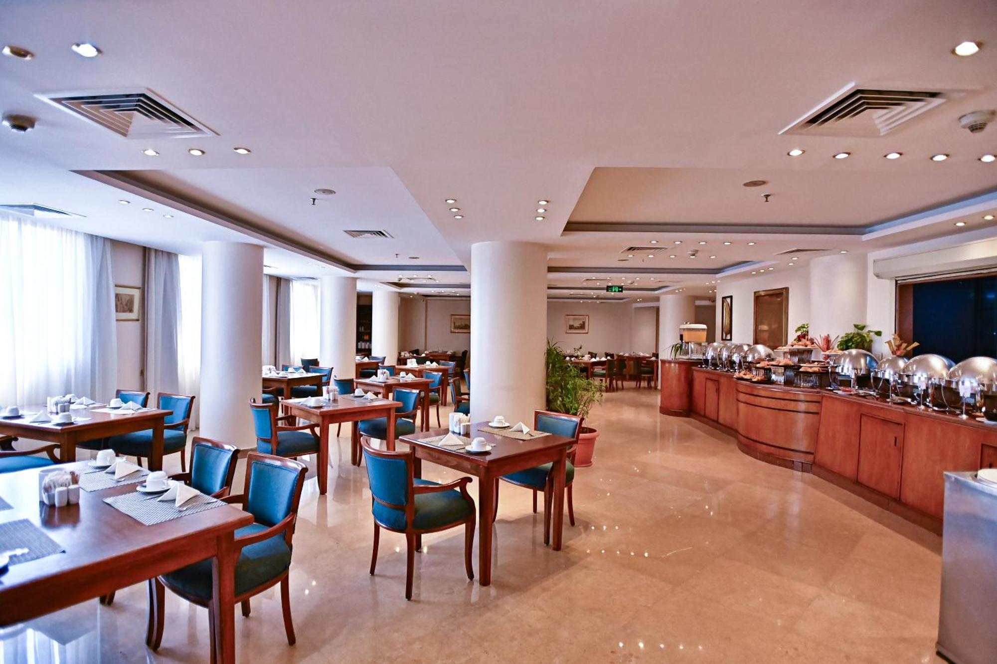 Swiss Inn Nile Hotel Giza Esterno foto