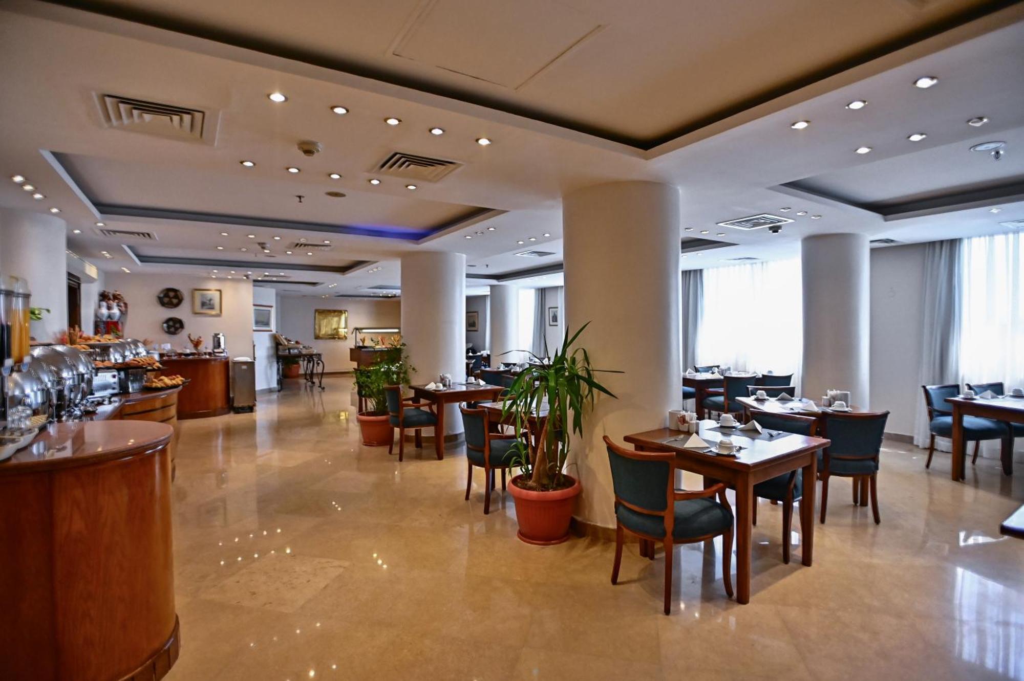 Swiss Inn Nile Hotel Giza Esterno foto