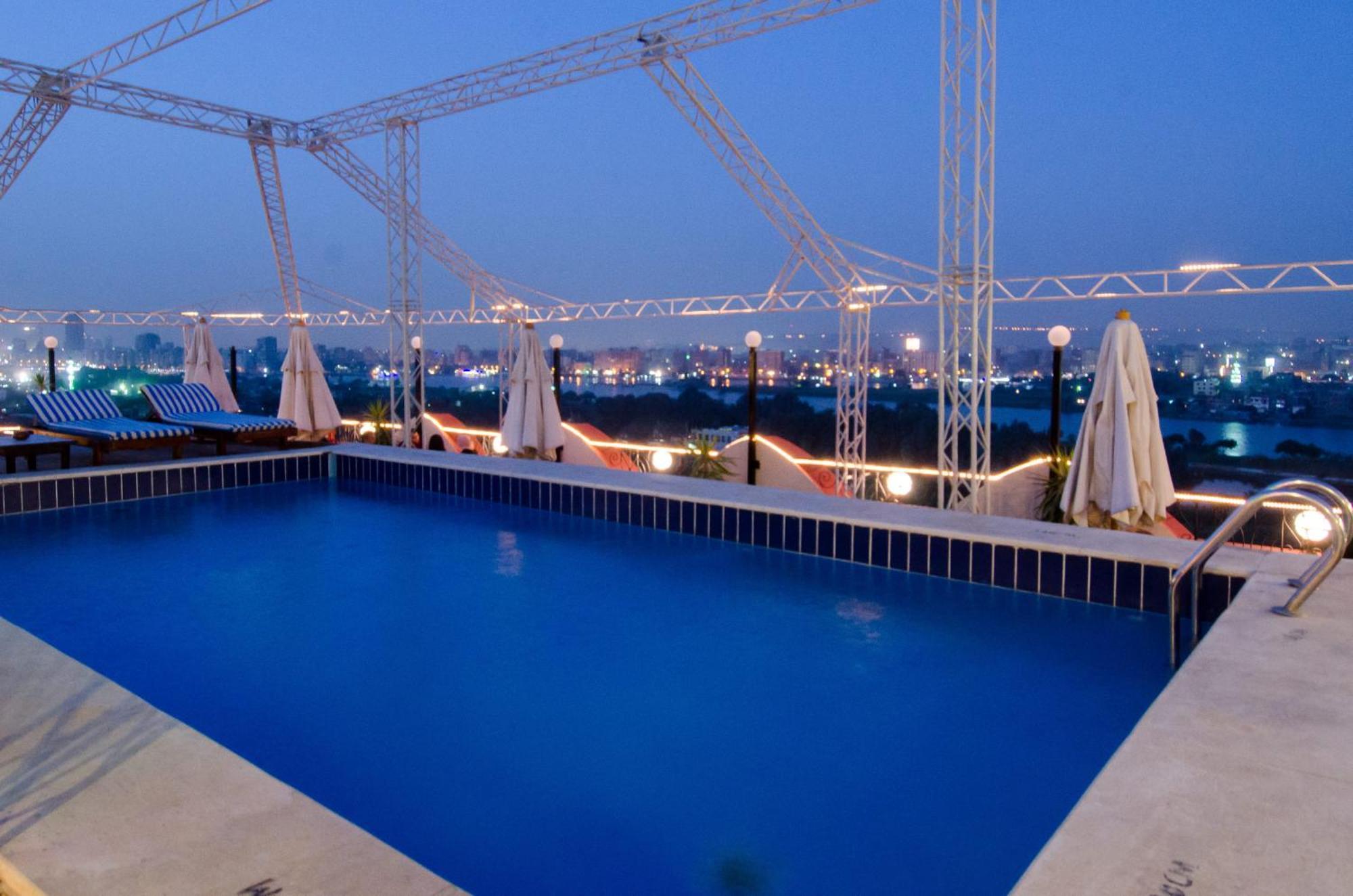 Swiss Inn Nile Hotel Giza Esterno foto